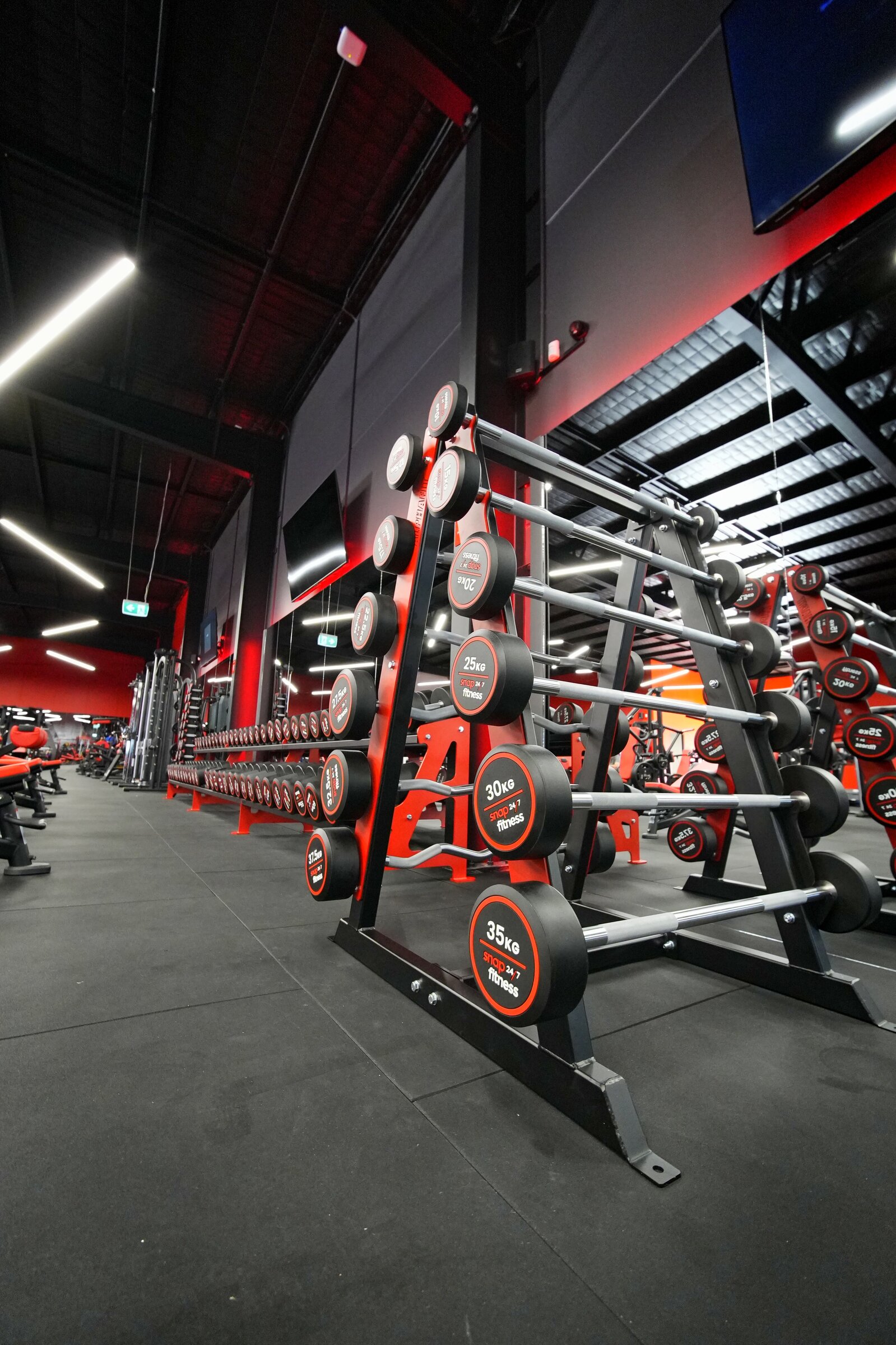 Snap Fitness Tuggerah weights area
